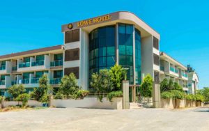 Lowe Hotel